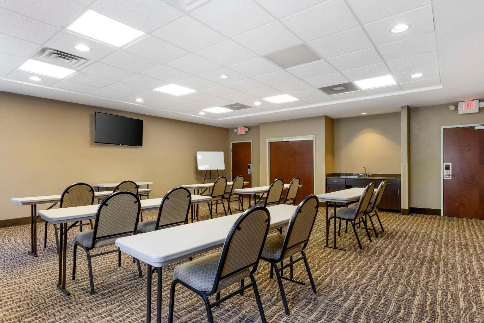 Comfort Inn & Suites Porter Near Indiana Dunes Экстерьер фото