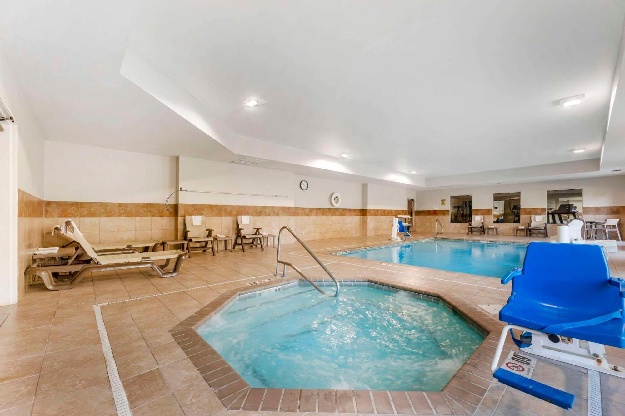 Comfort Inn & Suites Porter Near Indiana Dunes Экстерьер фото