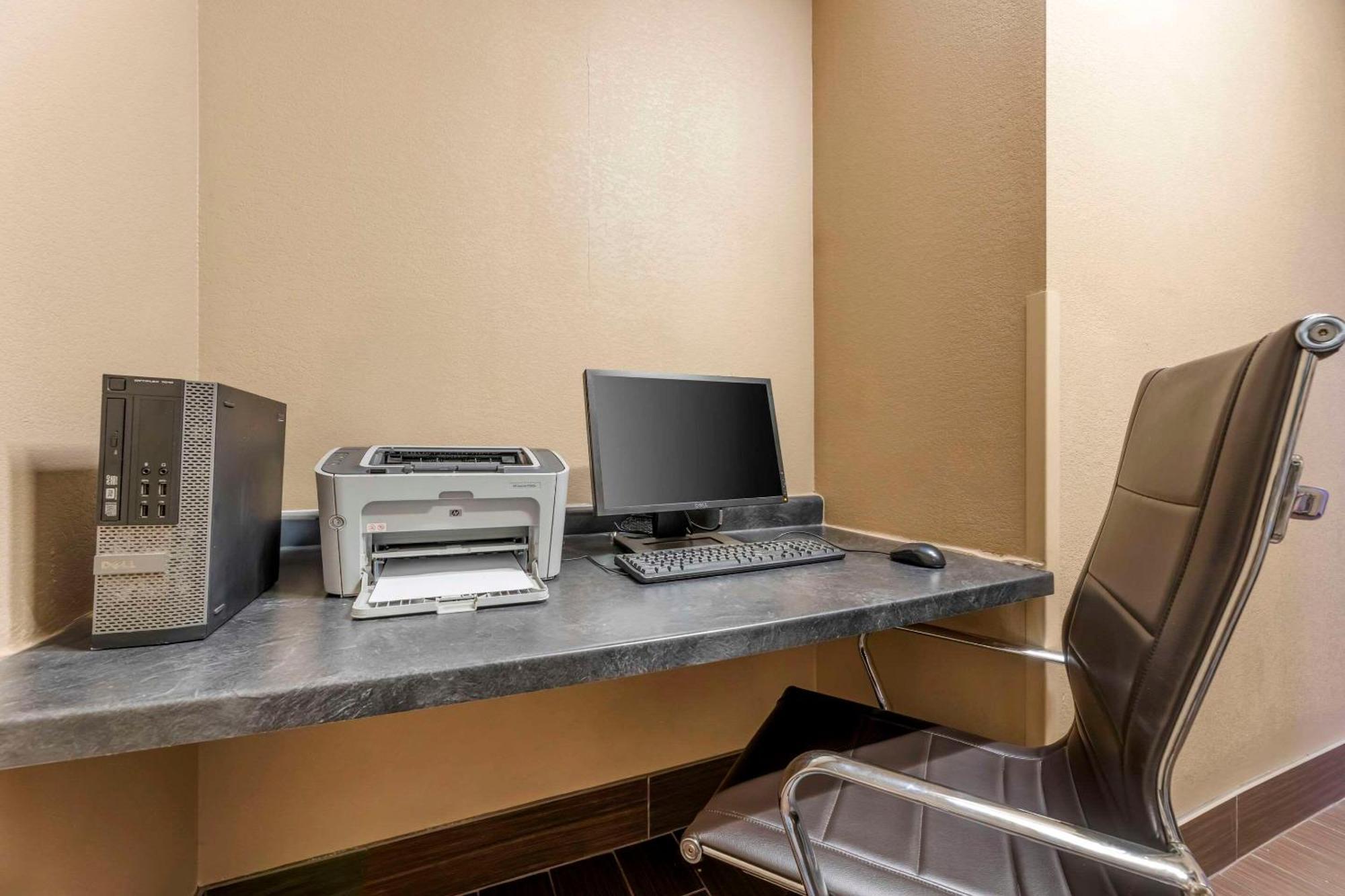 Comfort Inn & Suites Porter Near Indiana Dunes Экстерьер фото