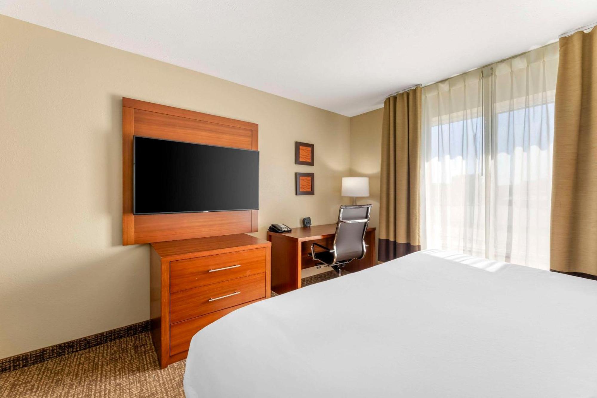 Comfort Inn & Suites Porter Near Indiana Dunes Экстерьер фото