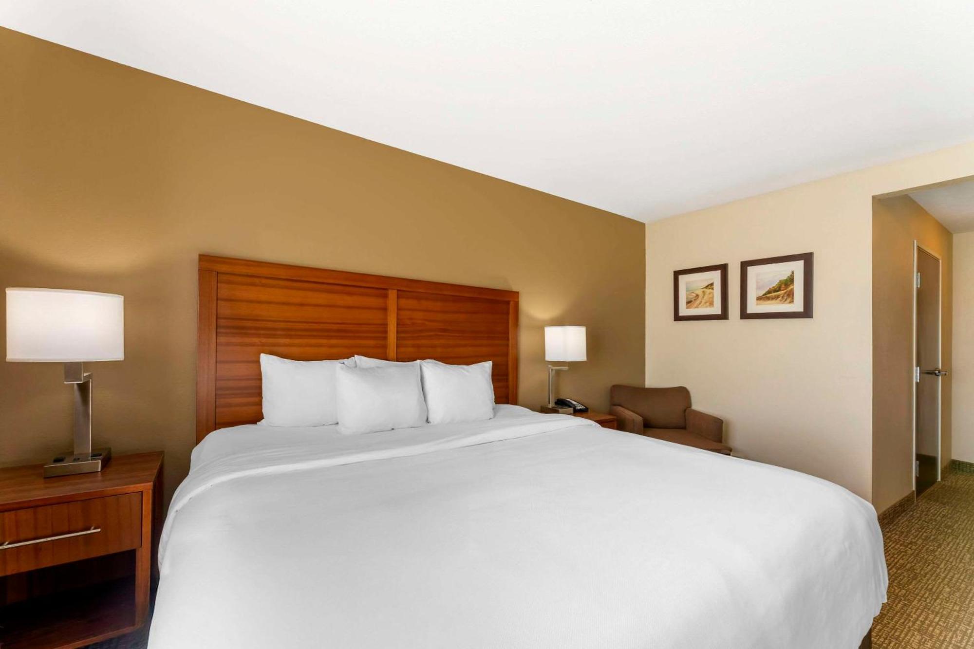 Comfort Inn & Suites Porter Near Indiana Dunes Экстерьер фото