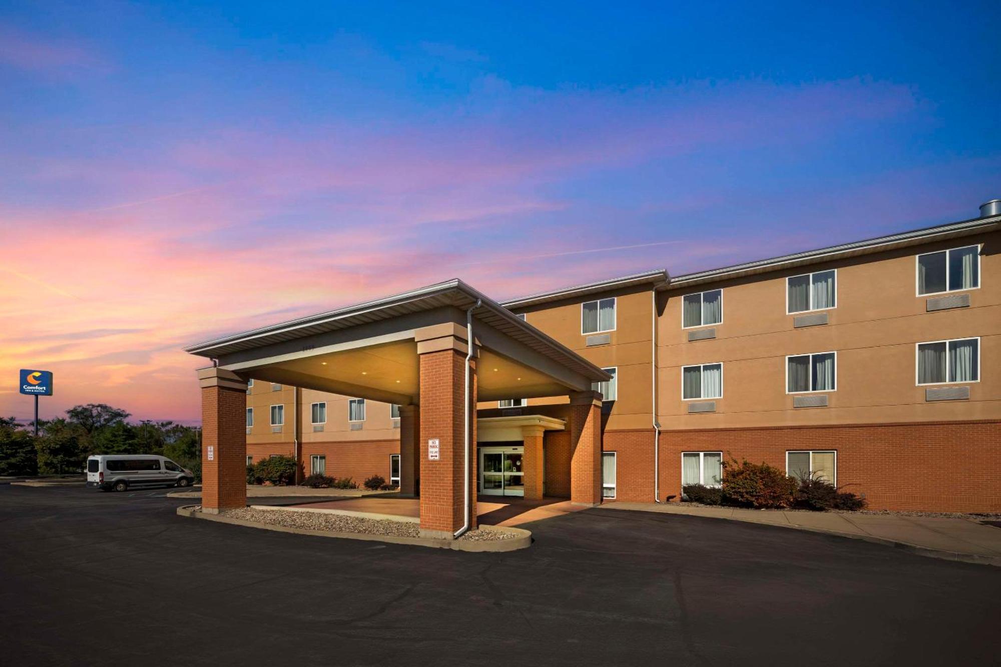 Comfort Inn & Suites Porter Near Indiana Dunes Экстерьер фото