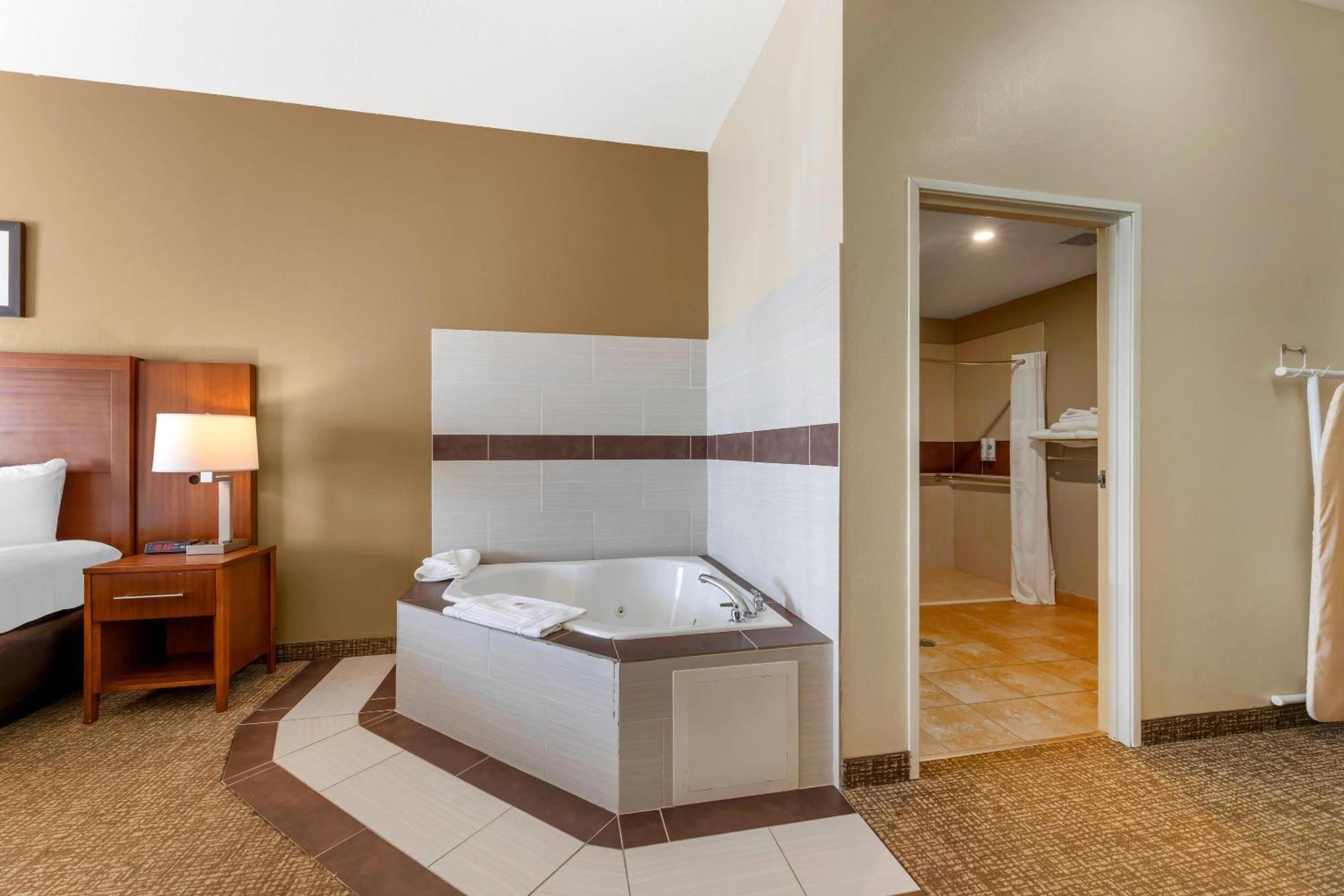 Comfort Inn & Suites Porter Near Indiana Dunes Экстерьер фото